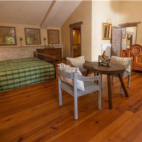 5 Bedroom Istrian Villa Estate with Large Pool and Gardens near Barban, Sleeps 12